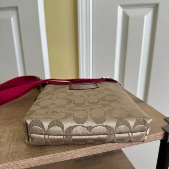 #6. Coach Daisy Sateen Signature Khaki & Red Crossbody Bag, Excellent Condition - Picture 9 of 15